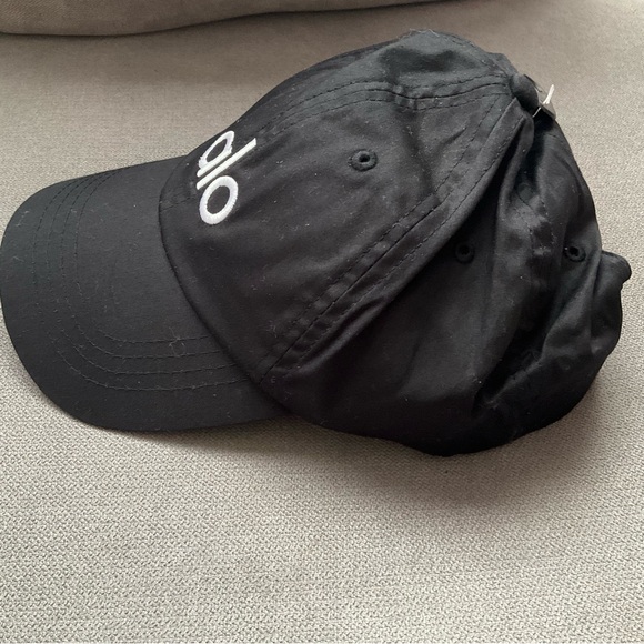 Alo Yoga Off-Duty Cap Black/White - Picture 7 of 16